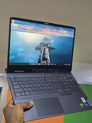 Laptop Lenovo LOQ 15IRH8 16GB Intel Core i5 SSD 1T
