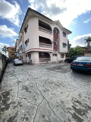 3bdrm Block of Flats in Oke-Afa for sale