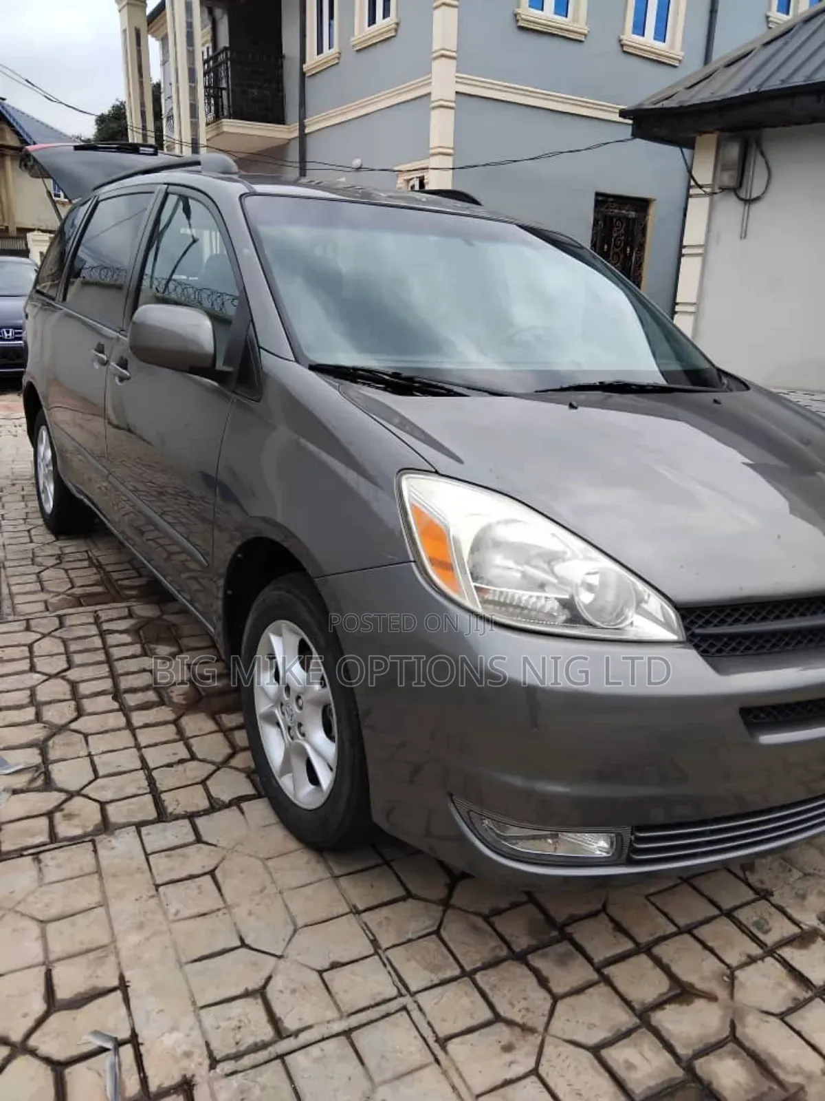 Toyota Sienna 2005 Gray