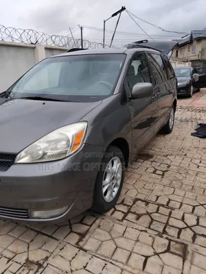 Toyota Sienna 2005 Gray