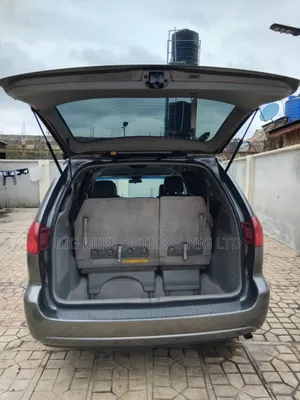 Toyota Sienna 2005 Gray