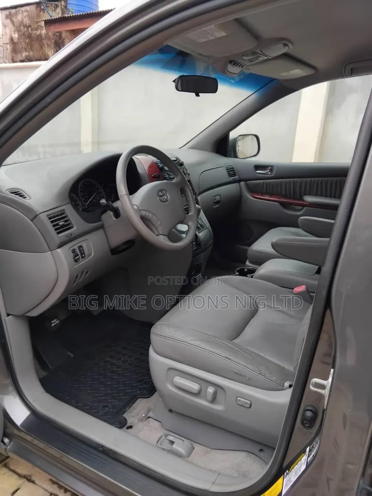 Toyota Sienna 2005 Gray