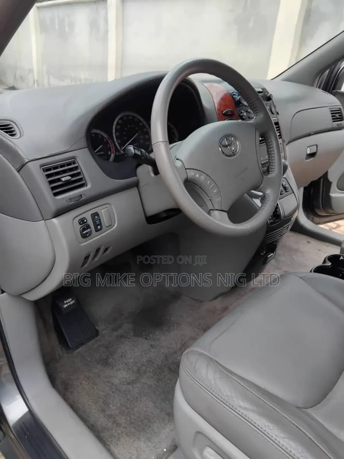 Toyota Sienna 2005 Gray
