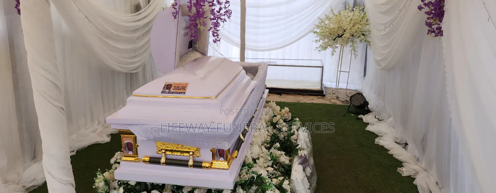 Auto Base Casket