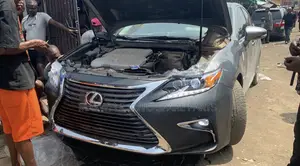 Lexus Es 350 2010 Upgrade to Direct 2018 Complete Front Available Now