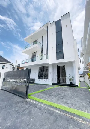 5bdrm Duplex in Chevron for sale