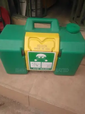Haws Portable Eyewash Station