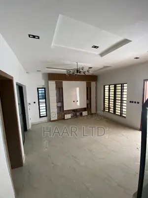 4bdrm Townhouse/Terrace in Lekki Phase 2 for sale