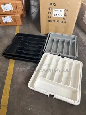 Adjustable Plastic Cutlery Organizer