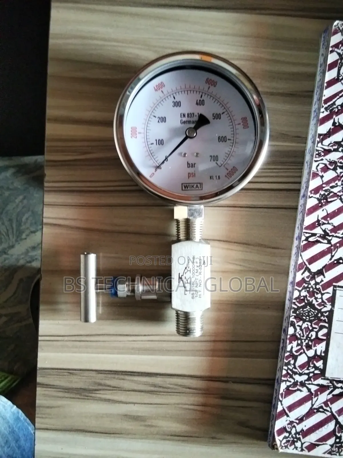 1/2" High Pressure Valve With Gauge 10pis