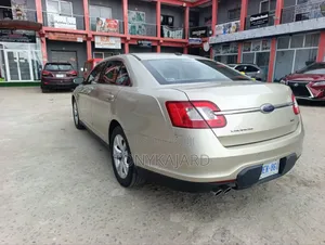 Ford Taurus 2010 Gold