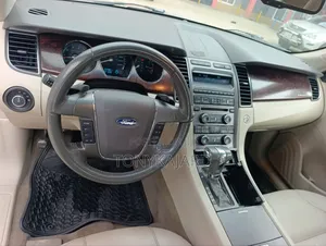 Ford Taurus 2010 Gold