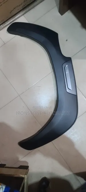 Fender Padded / Chromes for Toyota Hilux 2020/23