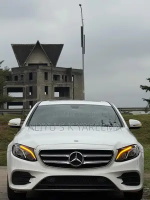 Mercedes-Benz E300 4Matic AWD Sedan (2.0L 4cyl 9A) 2017 White