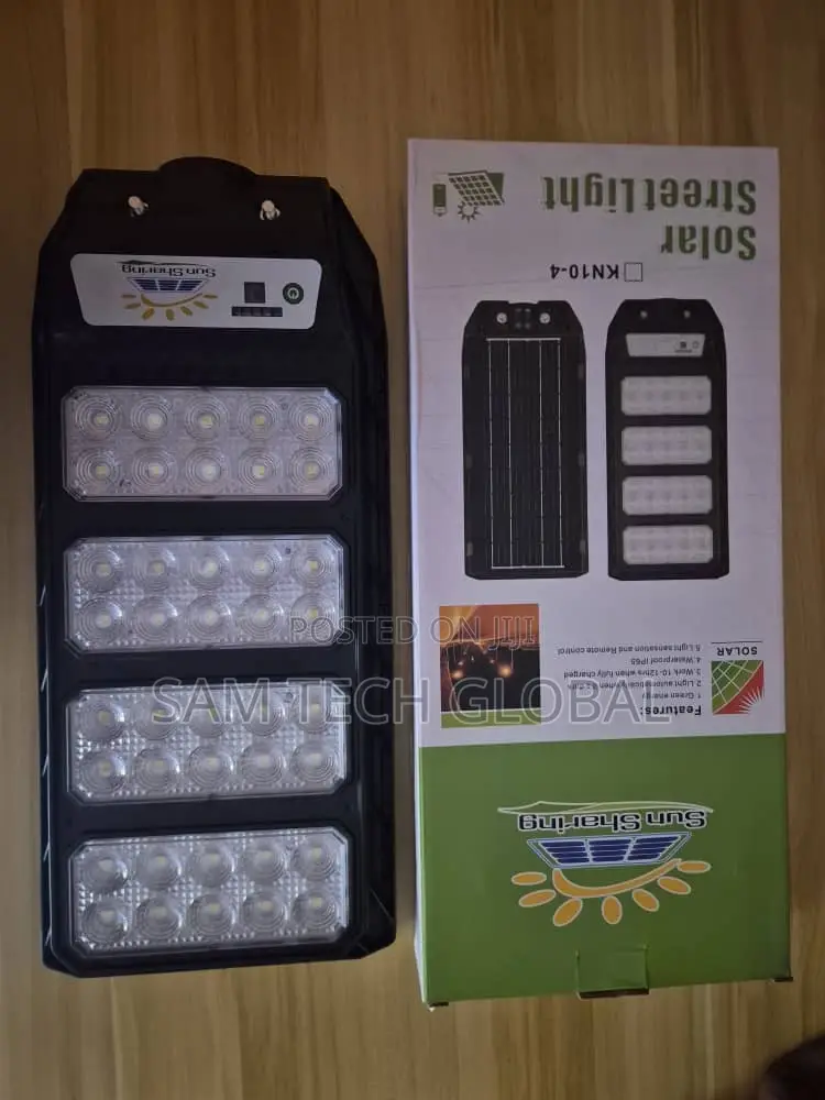 4 Bold Crystal Solar Street Light