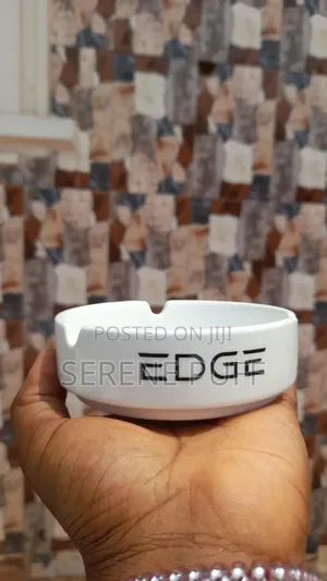  Elegant Ceramic Ashtray – Stylish Practical 