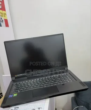 Laptop MSI Creator 17 B11uh-222 32GB Intel Core I9 SSD 2T