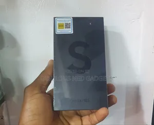 New Samsung Galaxy S22 5G 128 GB Black