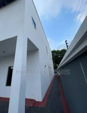 5bdrm Duplex in Carlton Gate Estate, Akobo for rent