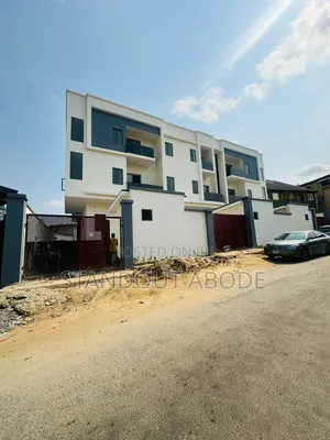 4bdrm Duplex in Inside Estate, Obanikoro for sale