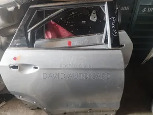 Door Hyundai Grand Santafe 2014 Available