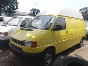 Volkswagen Transporter 2003 Yellow