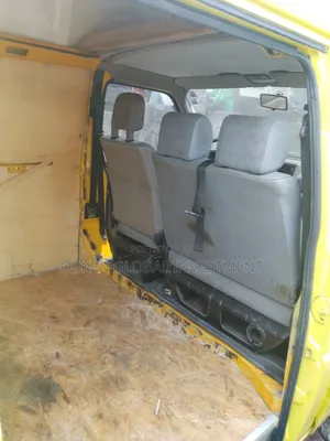 Volkswagen Transporter 2003 Yellow