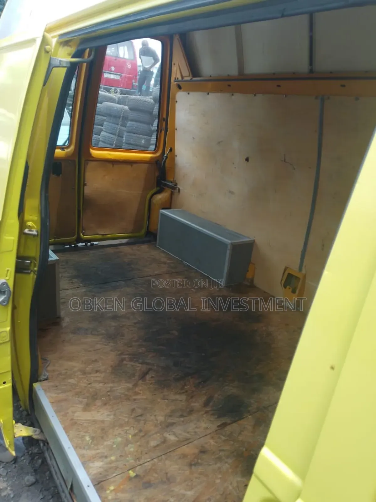 Volkswagen Transporter 2003 Yellow