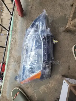 Headlight Nissan Sentra 2014 R