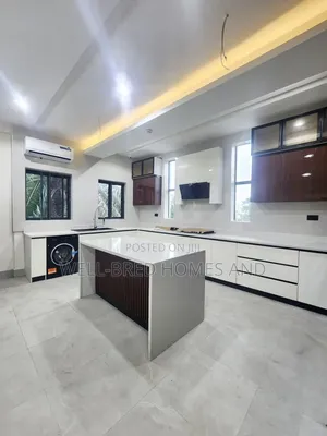 4bdrm Apartment in Ikoyi Lagos for rent