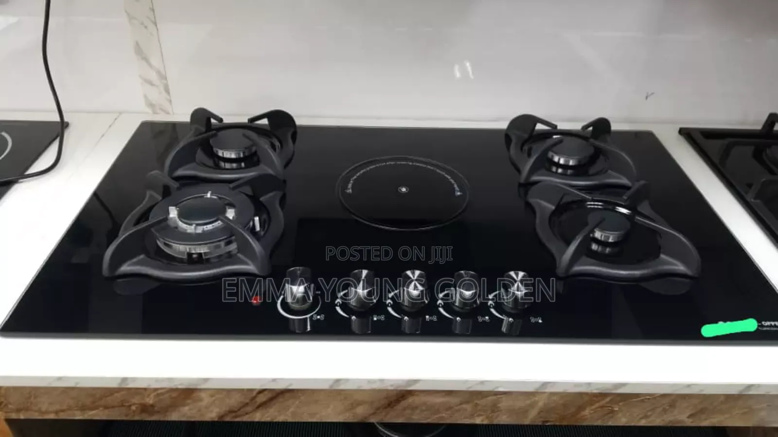 4 Burner and 1 Electric in Built Cooker