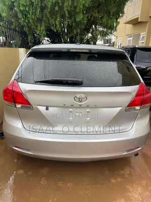 Toyota Venza AWD 2010 Silver