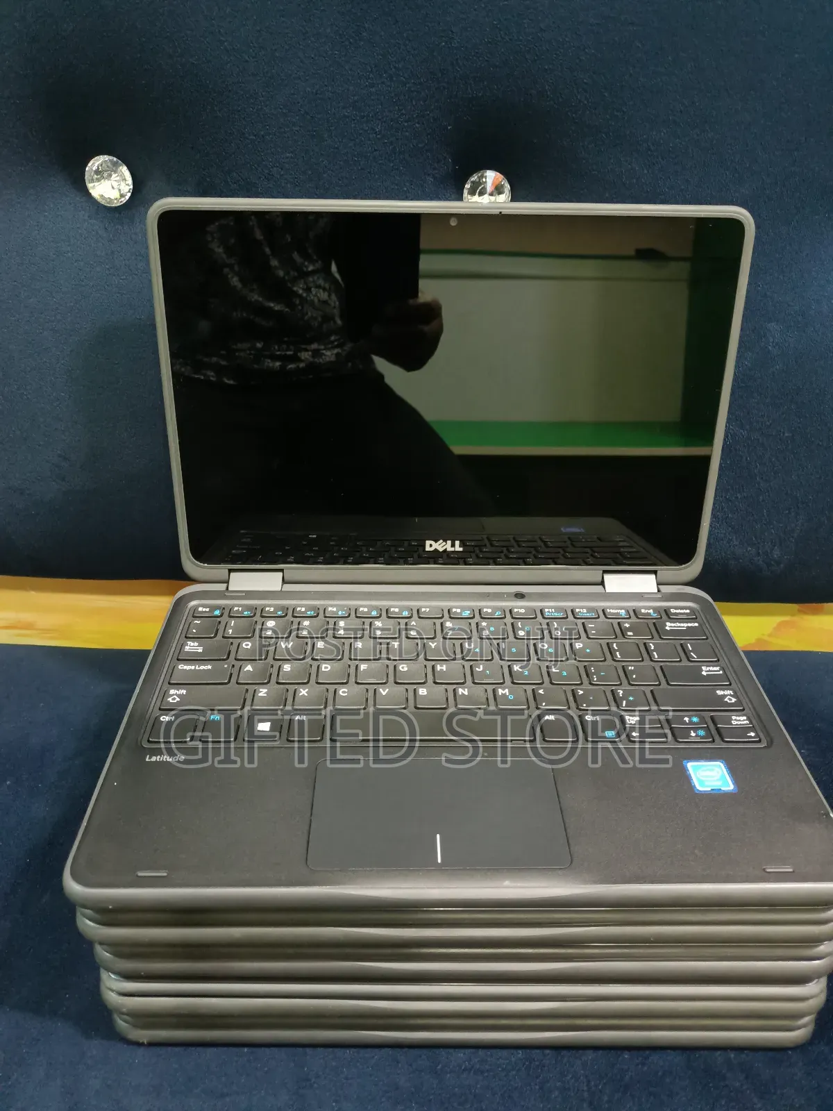 Laptop Dell Latitude 3189 4GB Intel Celeron SSD 128GB