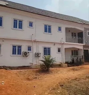 20bdrm Block of Flats in Benin City for sale