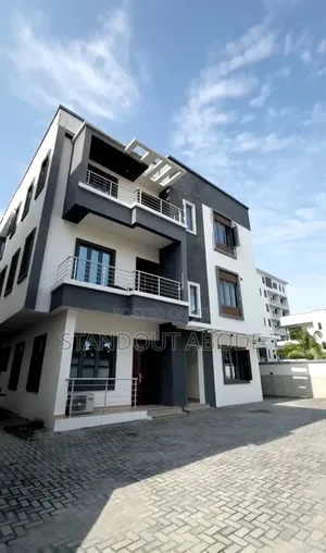 3 Bedroom Premium Shortlet Apartment in Lekki