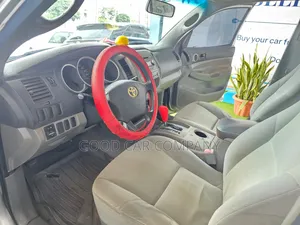 Toyota Tacoma 2006 Gray