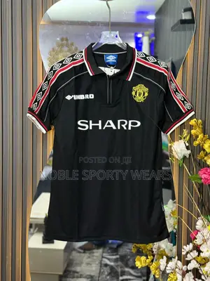 Manchester United Vintage Retro, Iconic Wear!