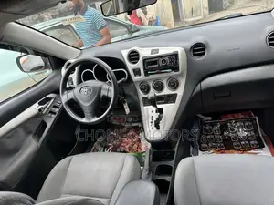 Toyota Matrix 2010 Gold