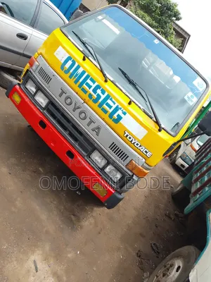 Toyota Dyna 150 Yellow First Body