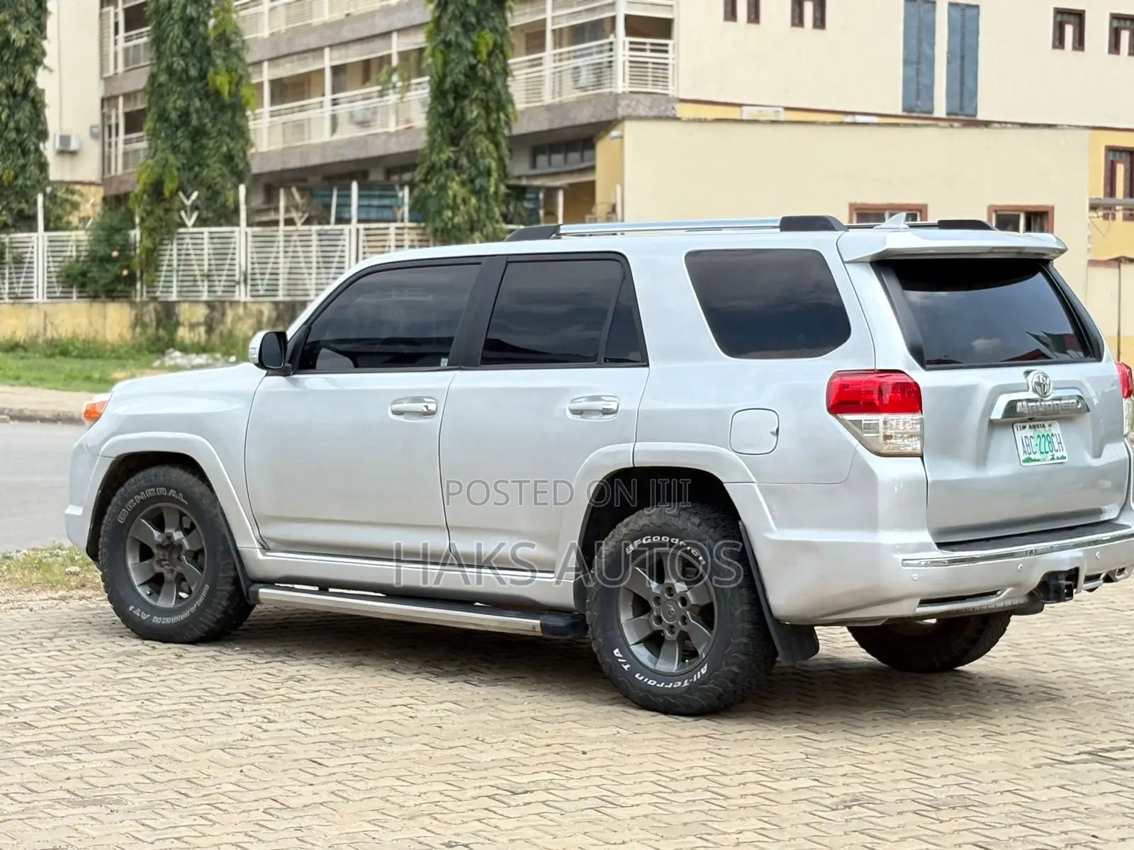 Toyota 4-Runner 2011 Silver in Abuja (FCT) - Cars, Haks Autos | Jiji.ng