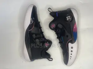 23 Xxam Basketball Shoe