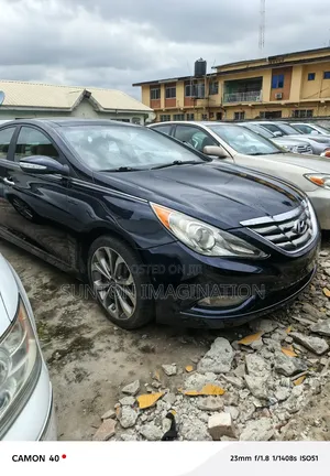 Hyundai Sonata Limited 2.0T Sedan (2.0L 4cyl 6A) 2013 Blue