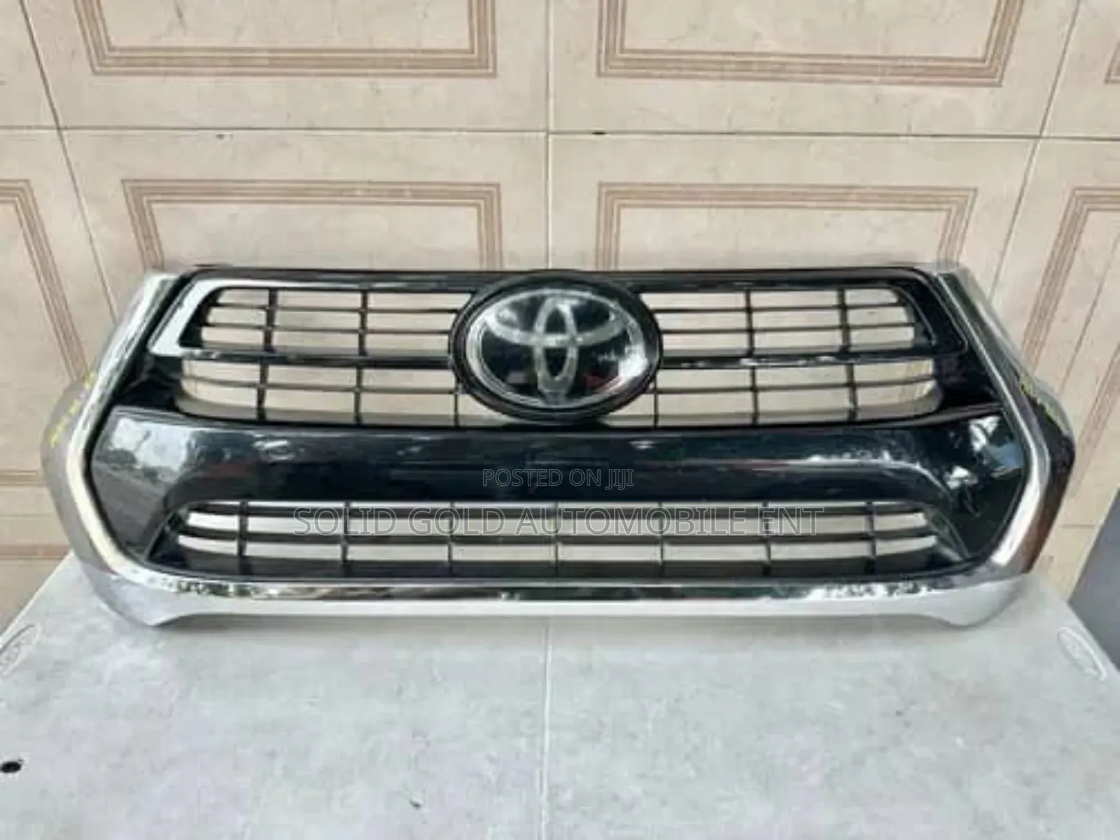 Front Grille Hilux 2020