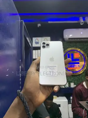 Apple iPhone 11 Pro Max 64 GB White