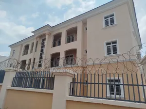 3bdrm Block of Flats in Wuye for rent