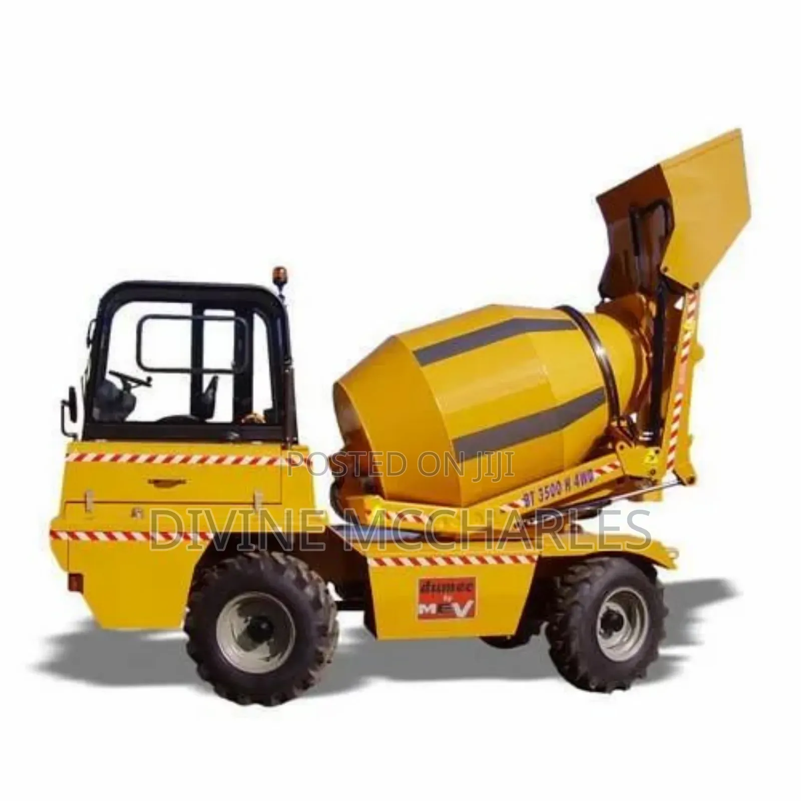 Self Loading Mobile Concrete Mixer