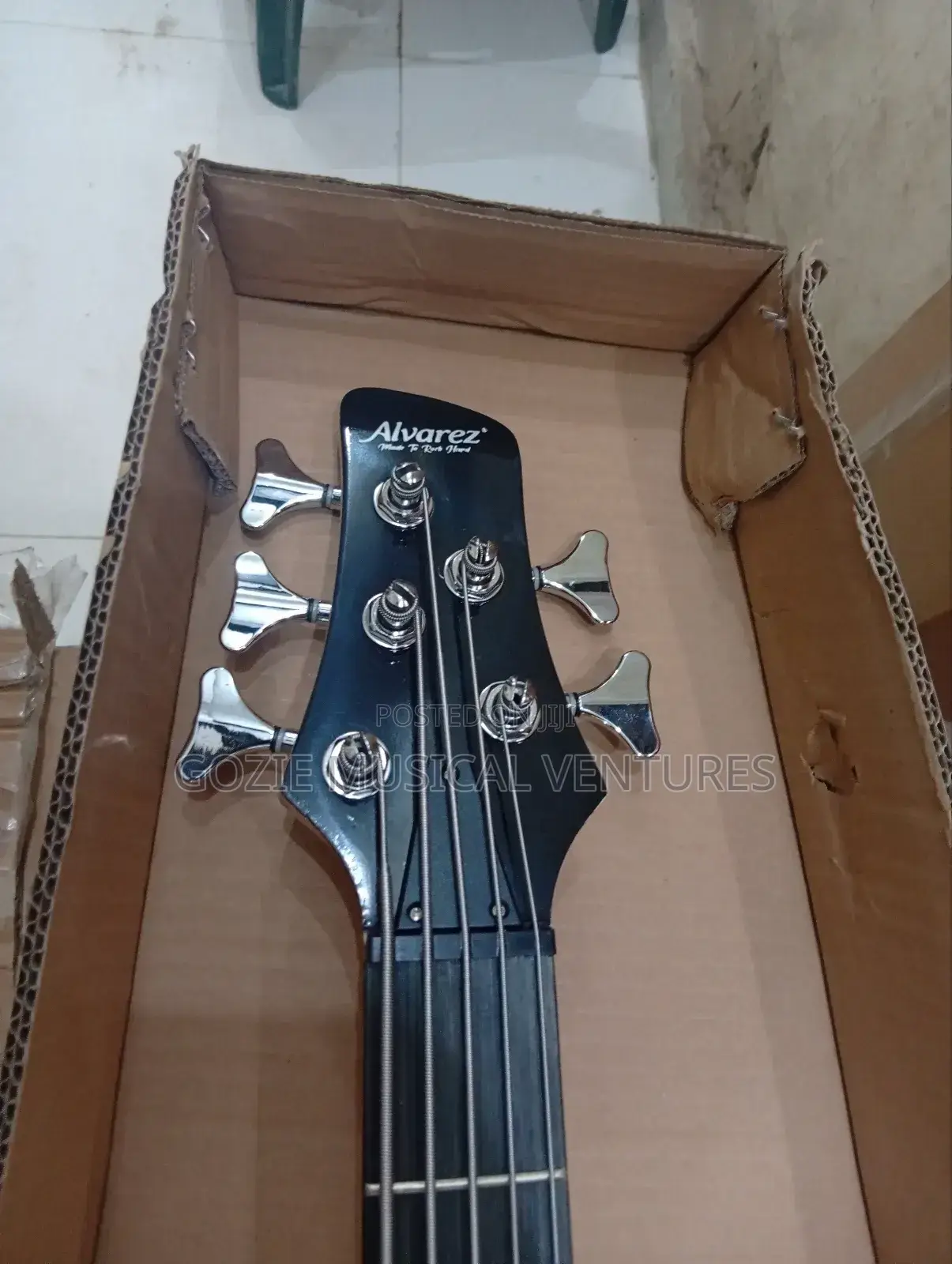 Aivarez 5_ Stings Bass Guitar