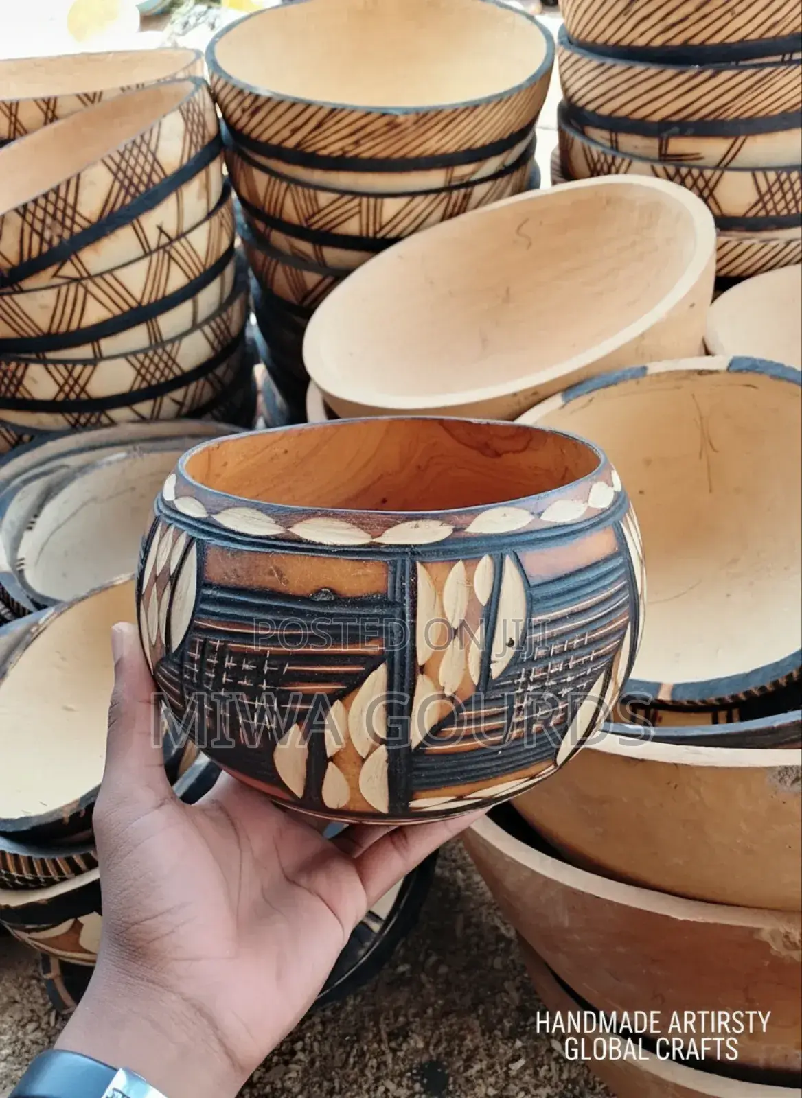 5 Litre Handcrafted Calabash – Plain Decorated