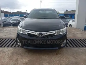 Toyota Camry Hybrid XLE 2012 Black