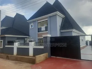 4bdrm Apartment in Lufem Hilltop Estate, Apo Resettlement for rent
